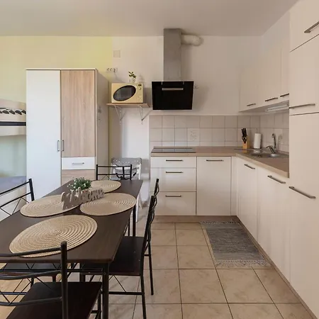 Апартаменты Apartma Vesna Копер